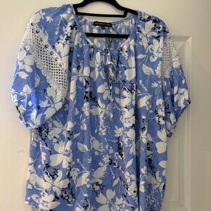 Adrienne Vittadini Blue and White Floral Blouse